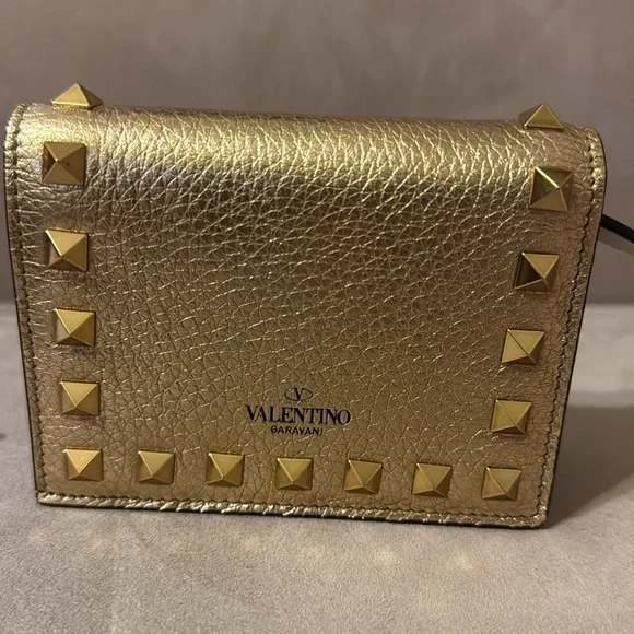 NWT Valentino gold metallic Rockstud Grainy Calfskin flap French wallet - Picture 4 of 11